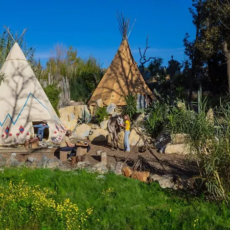 Insolite Glamping Tipi * Grimaud