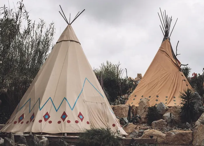 Insolite Glamping Tipi * 그리모