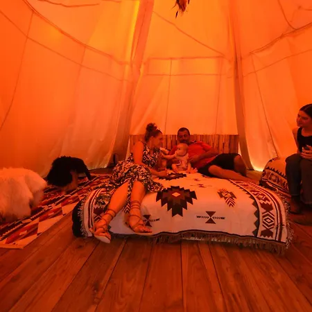Insolite Glamping Tipi Et *