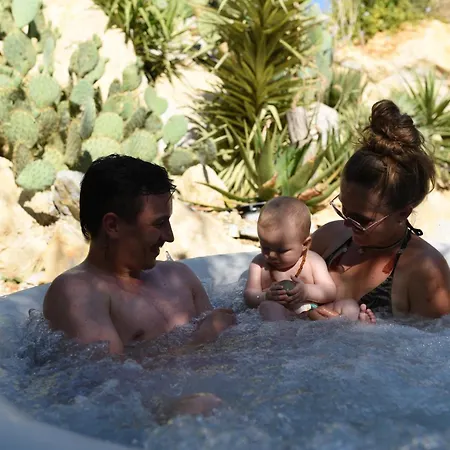 Insolite Glamping Tipi Et غريمو