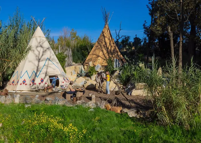 Insolite Glamping Tipi * Grimaud